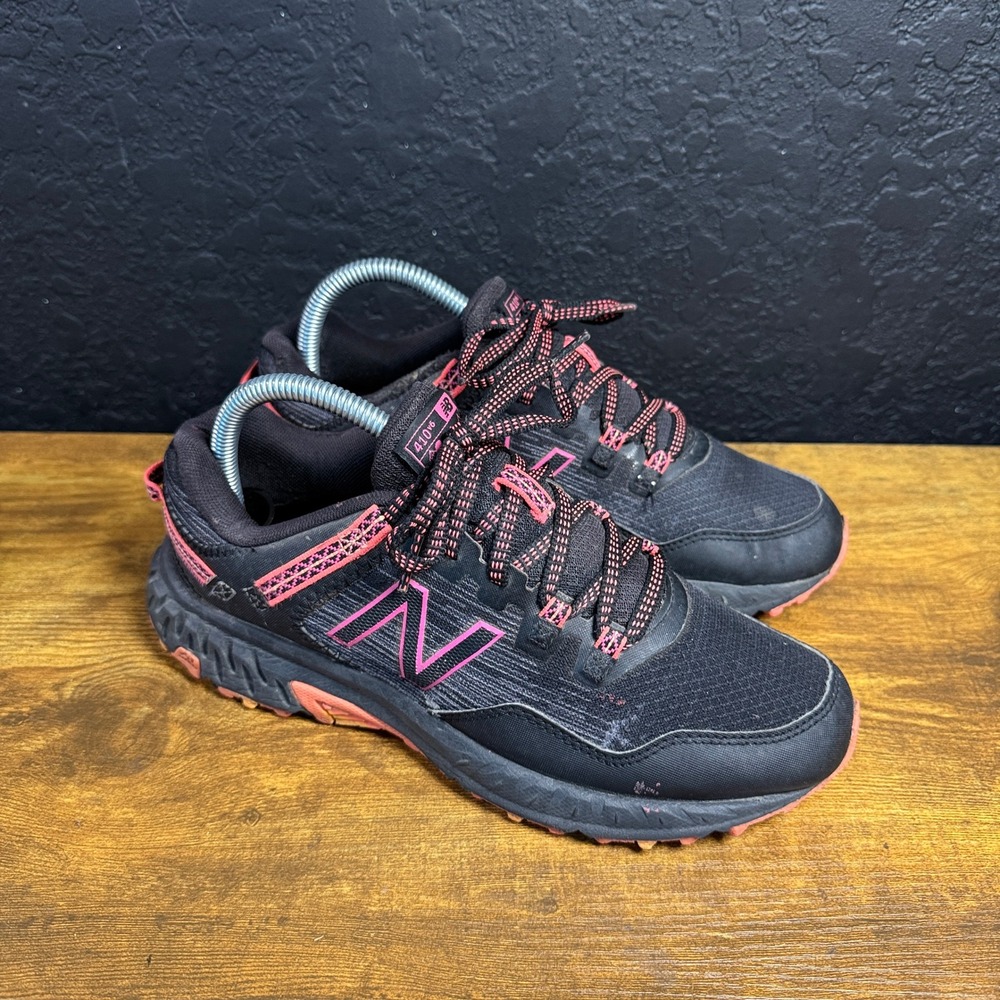 New Balance 410v6 WT410CK6 Black Pink Mesh Trail Running Shoes Womens 7.5